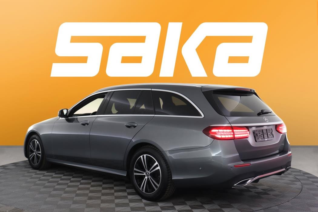 MERCEDES-BENZ E 2022