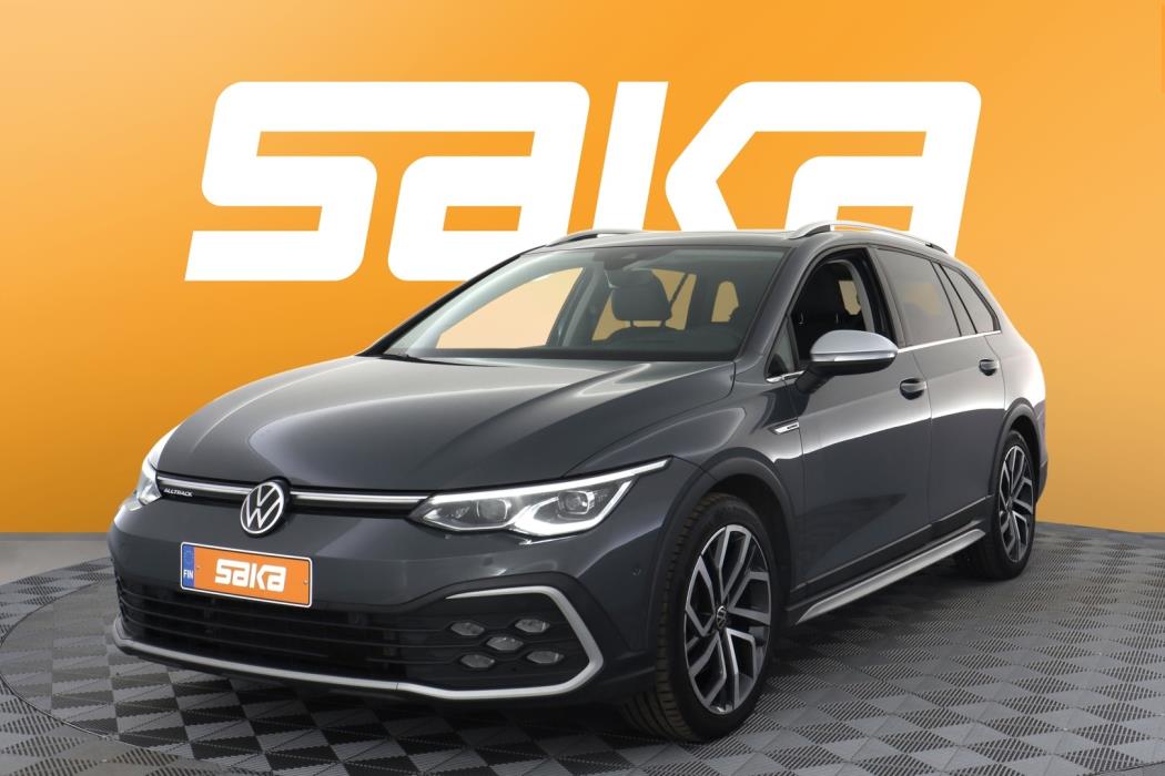 VOLKSWAGEN Golf 2023