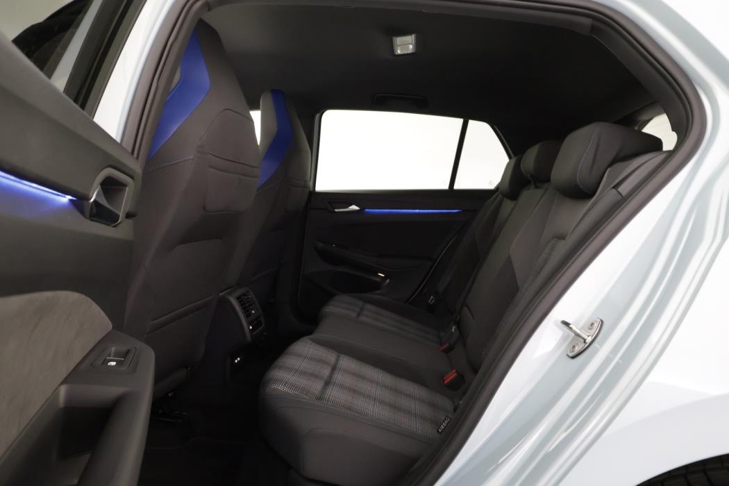 VOLKSWAGEN Golf 2026