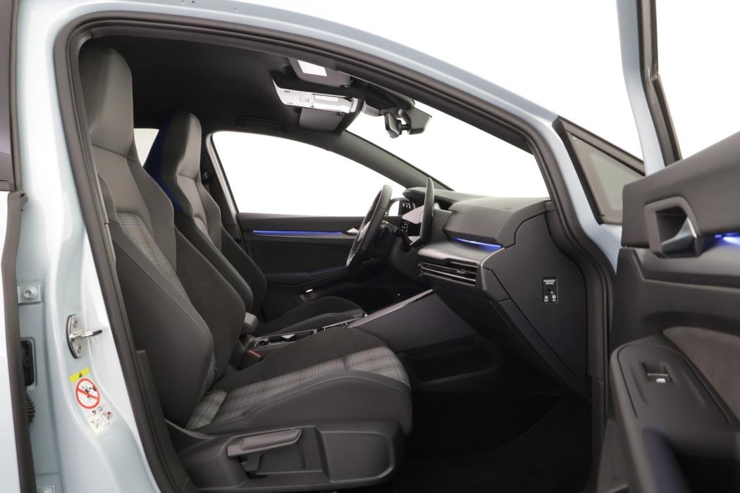 VOLKSWAGEN Golf 2026