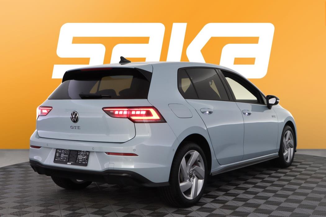 VOLKSWAGEN Golf 2026