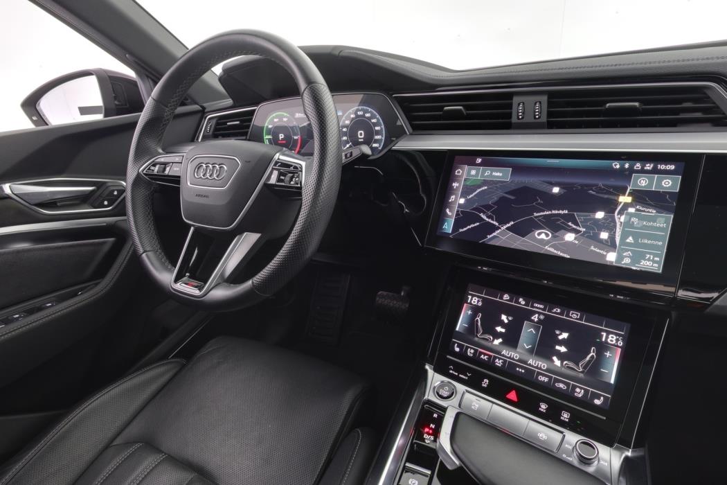 AUDI e-tron 2023