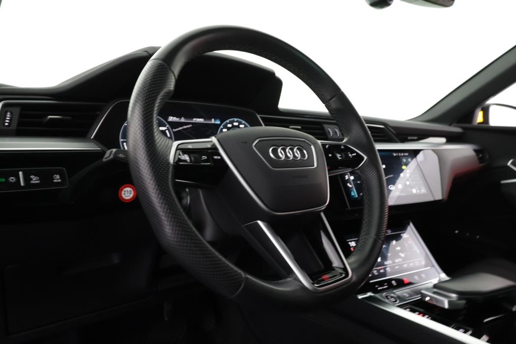 AUDI e-tron 2023
