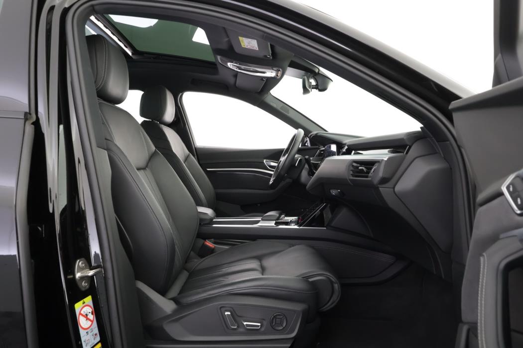 AUDI e-tron 2023