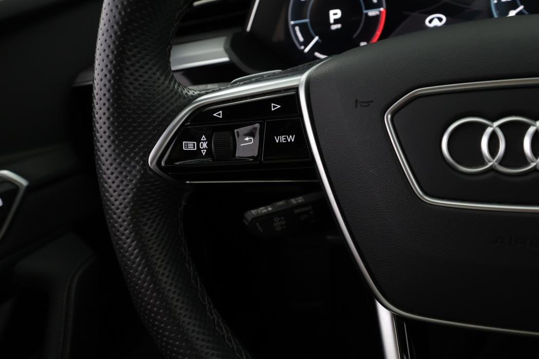 AUDI e-tron 2023