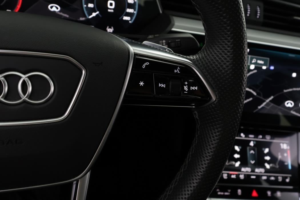 AUDI e-tron 2023