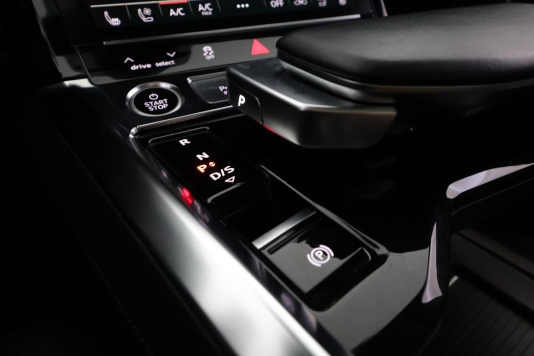 AUDI e-tron 2023