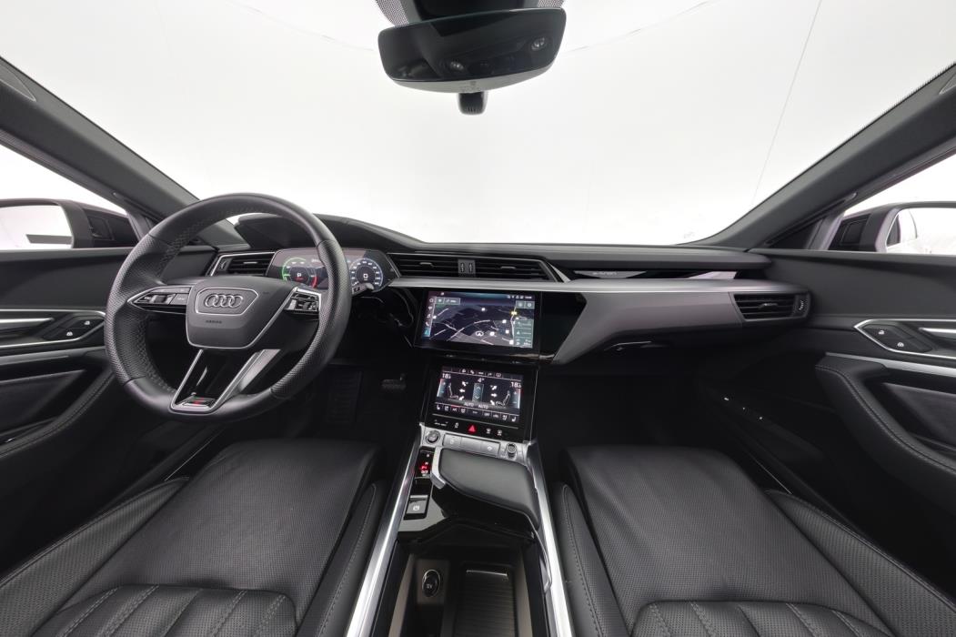 AUDI e-tron 2023