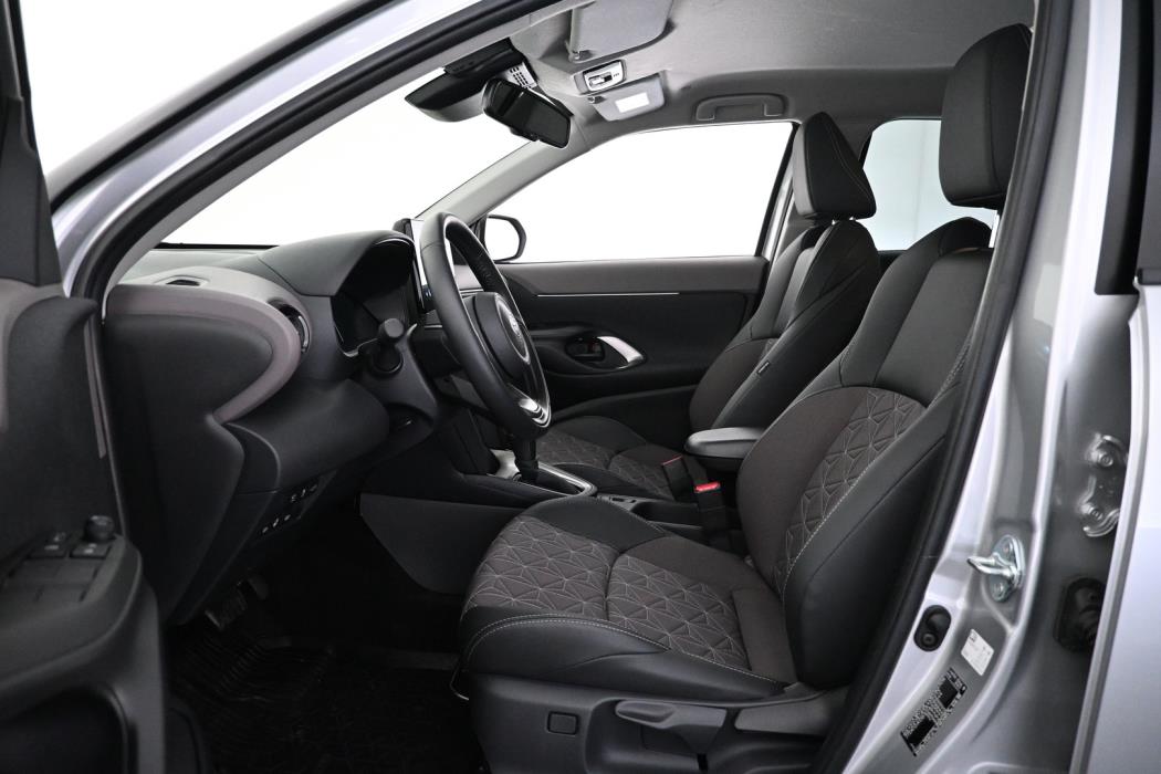 TOYOTA Yaris Cross 2024