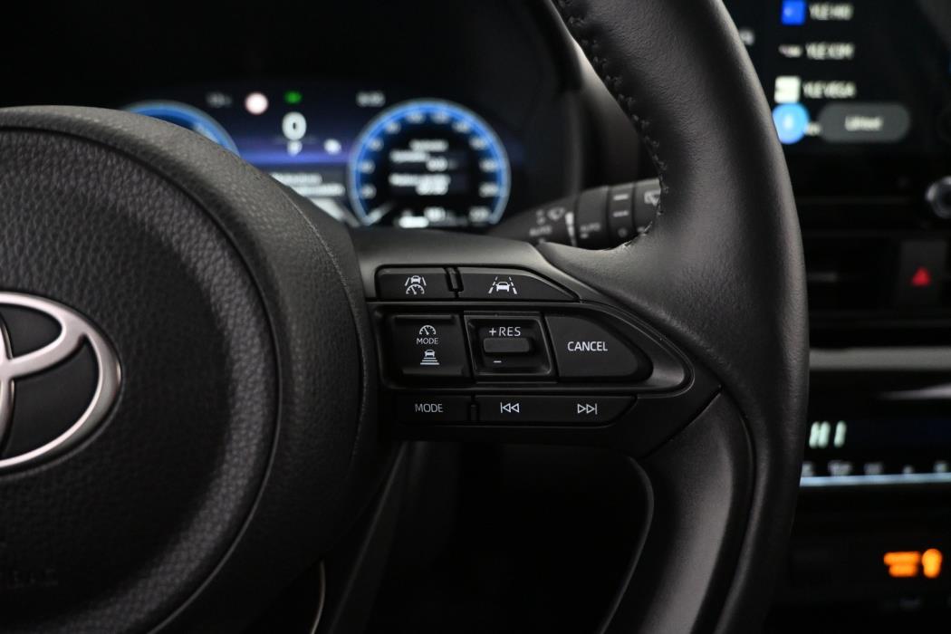 TOYOTA Yaris Cross 2024