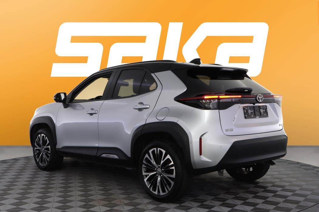 TOYOTA Yaris Cross 2024