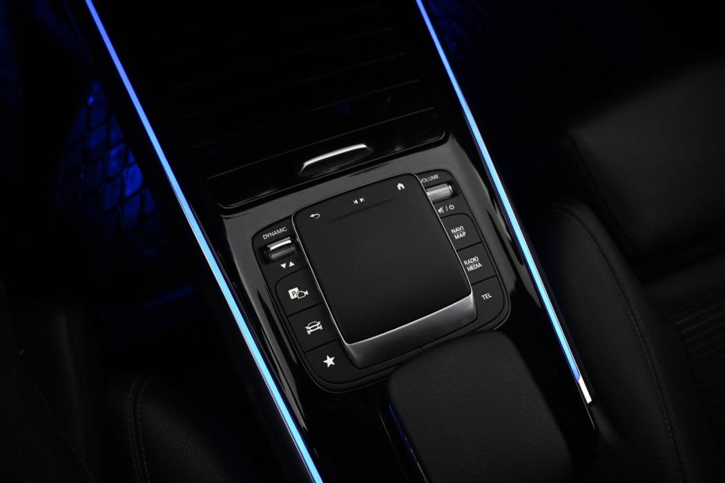 MERCEDES-BENZ EQA 2021