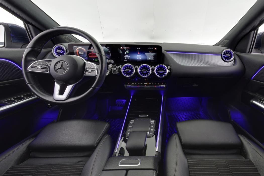 MERCEDES-BENZ EQA 2021