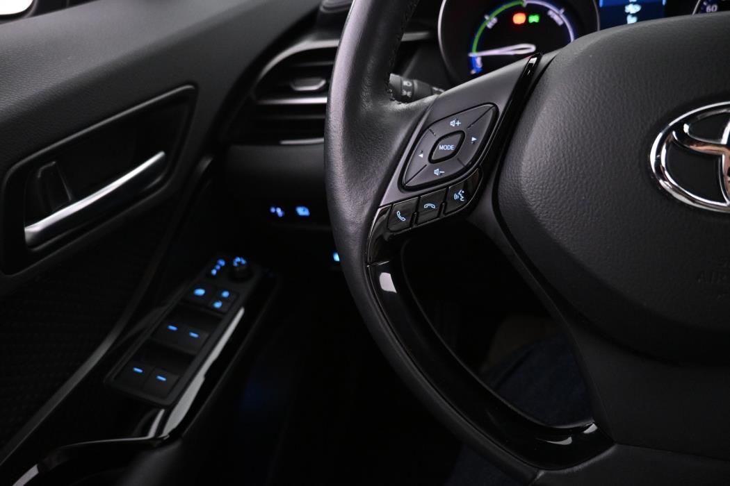TOYOTA C-HR 2023