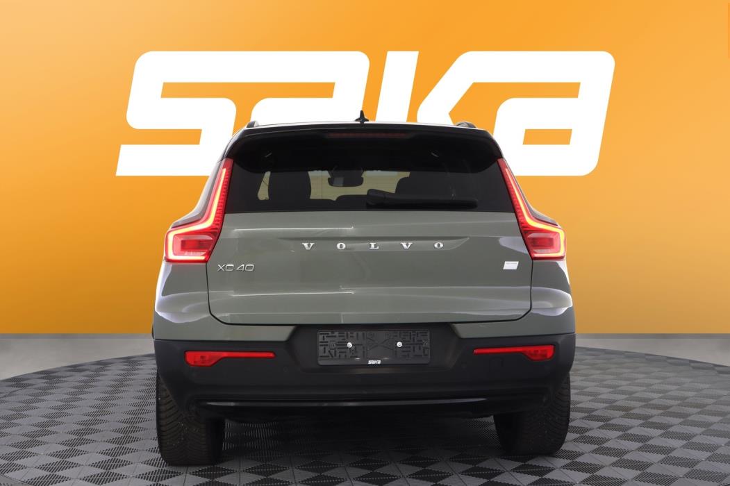 VOLVO XC40 2022
