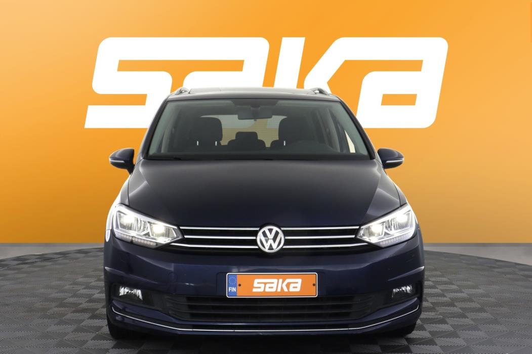 VOLKSWAGEN Touran 2018