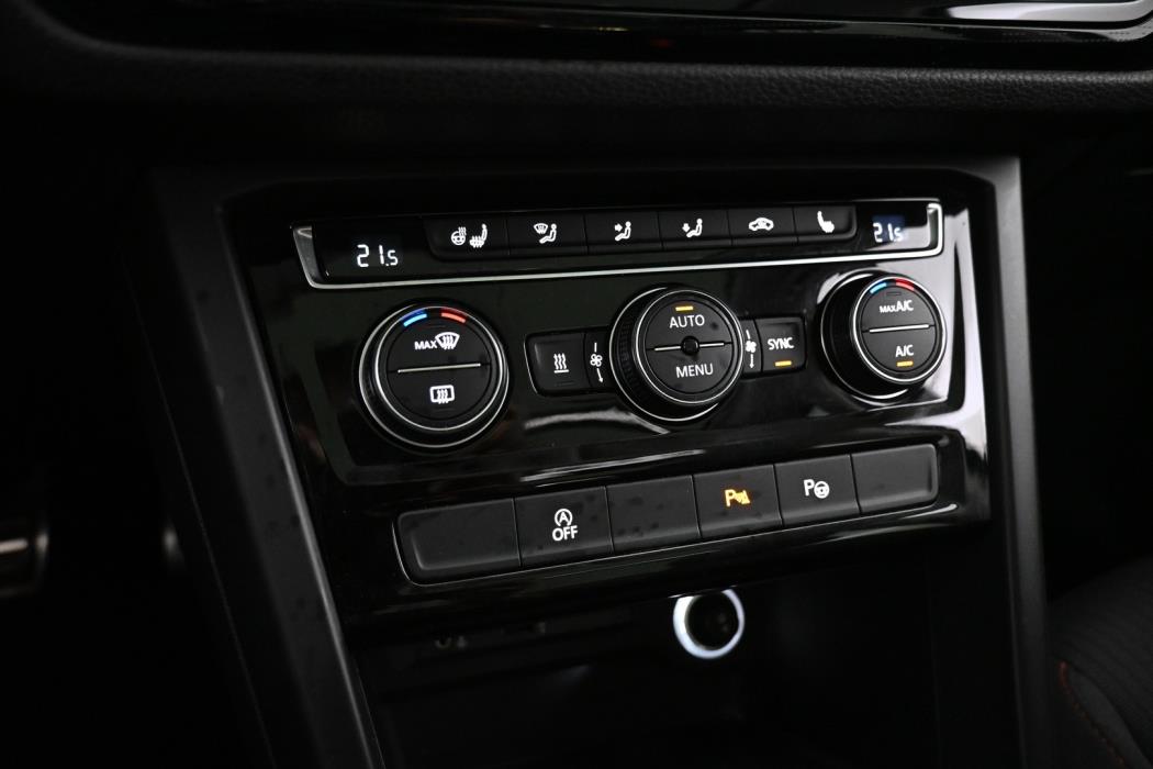 VOLKSWAGEN Touran 2018