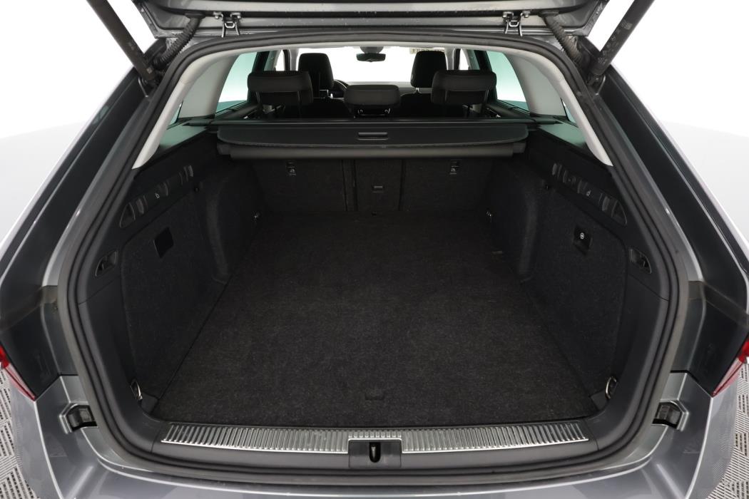 SKODA Superb 2023