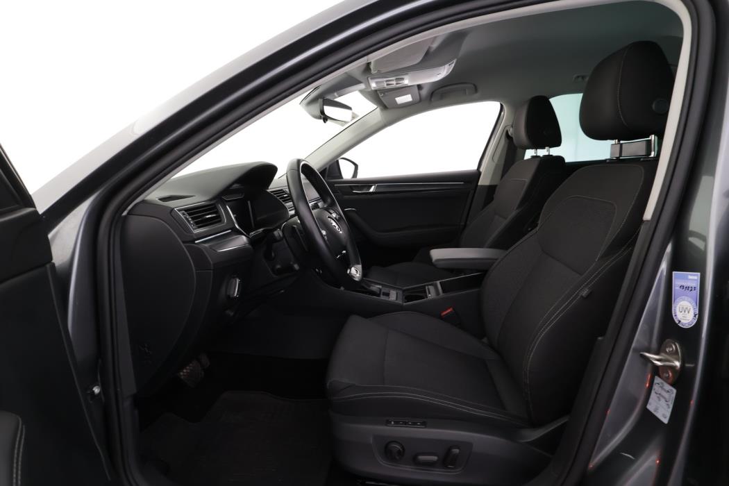 SKODA Superb 2023