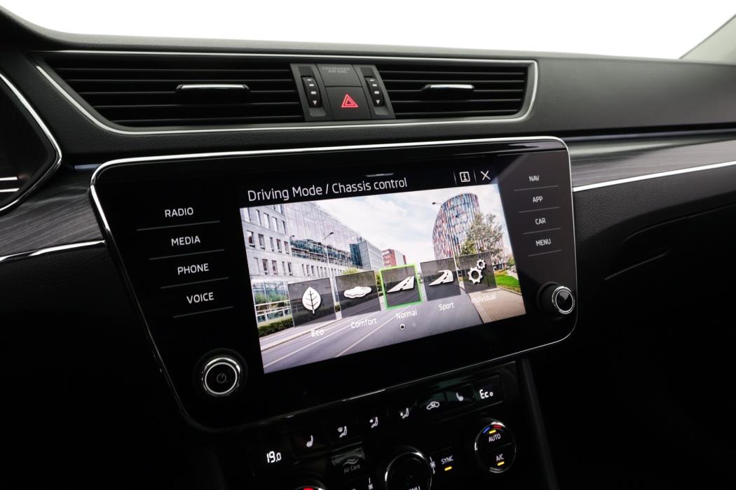 SKODA Superb 2023