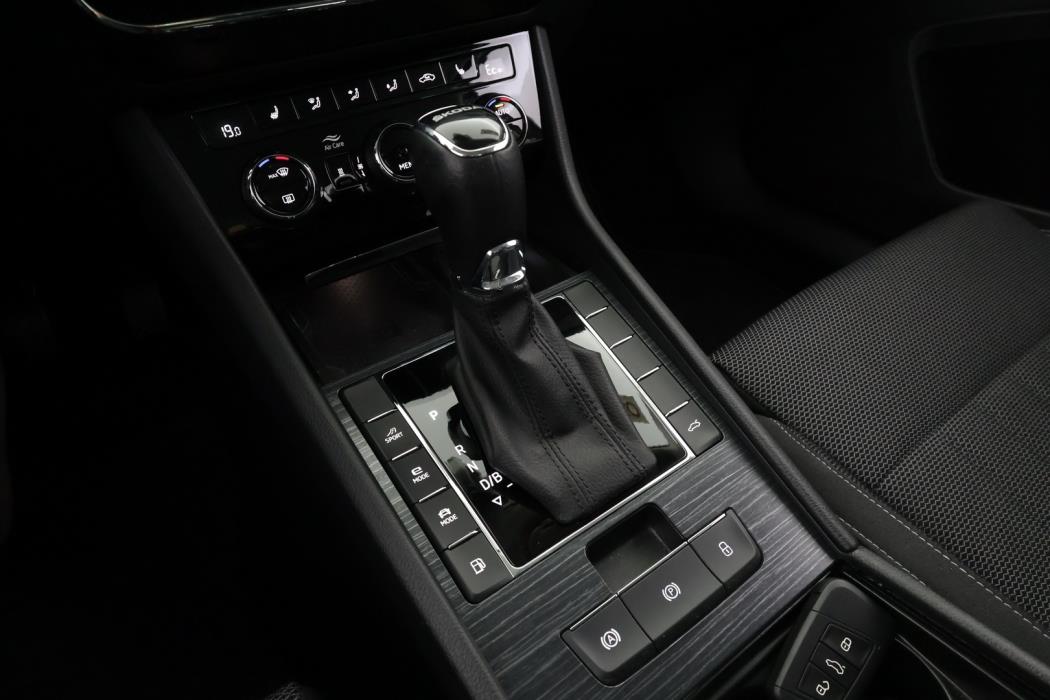 SKODA Superb 2023