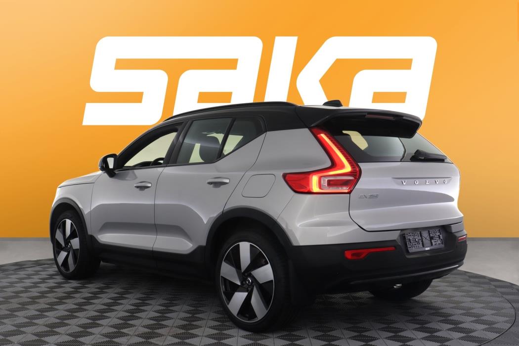 VOLVO EX40 2025