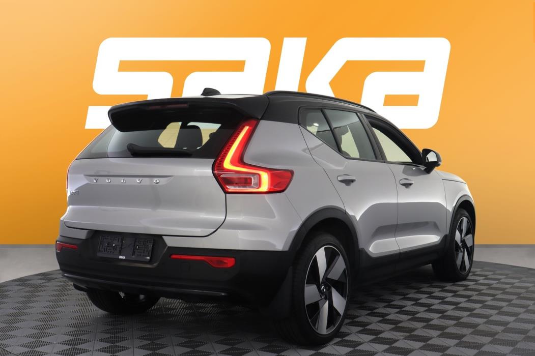 VOLVO EX40 2025