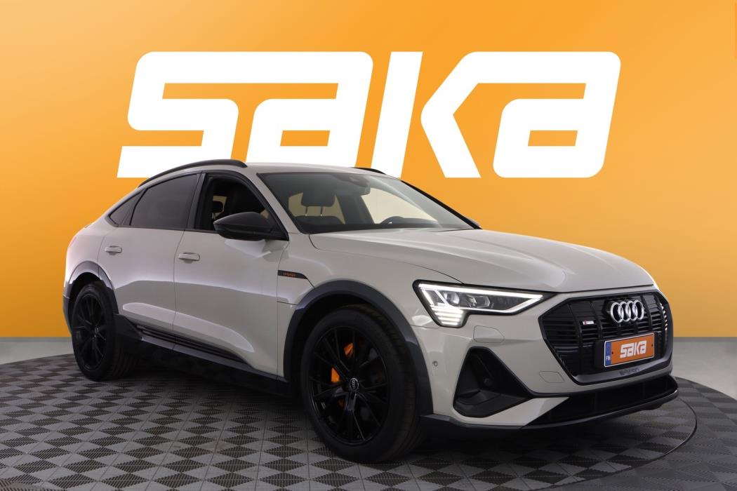 AUDI e-tron 2022