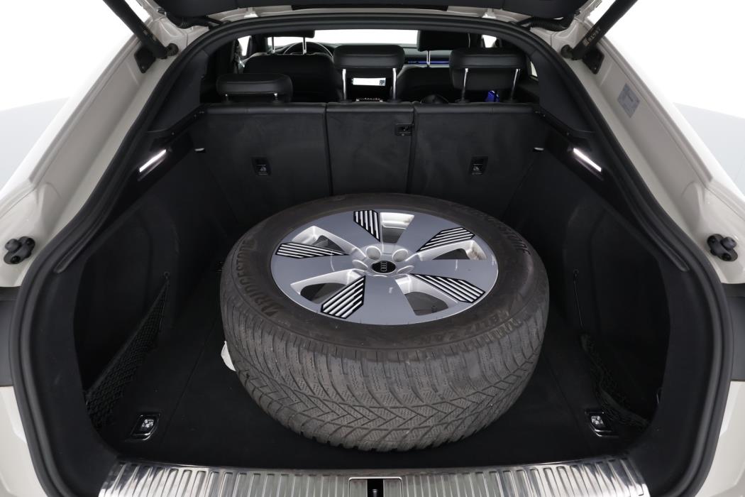 AUDI e-tron 2022