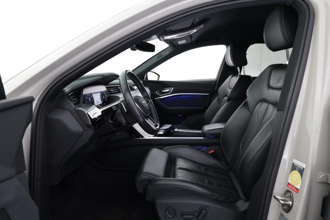 AUDI e-tron 2022
