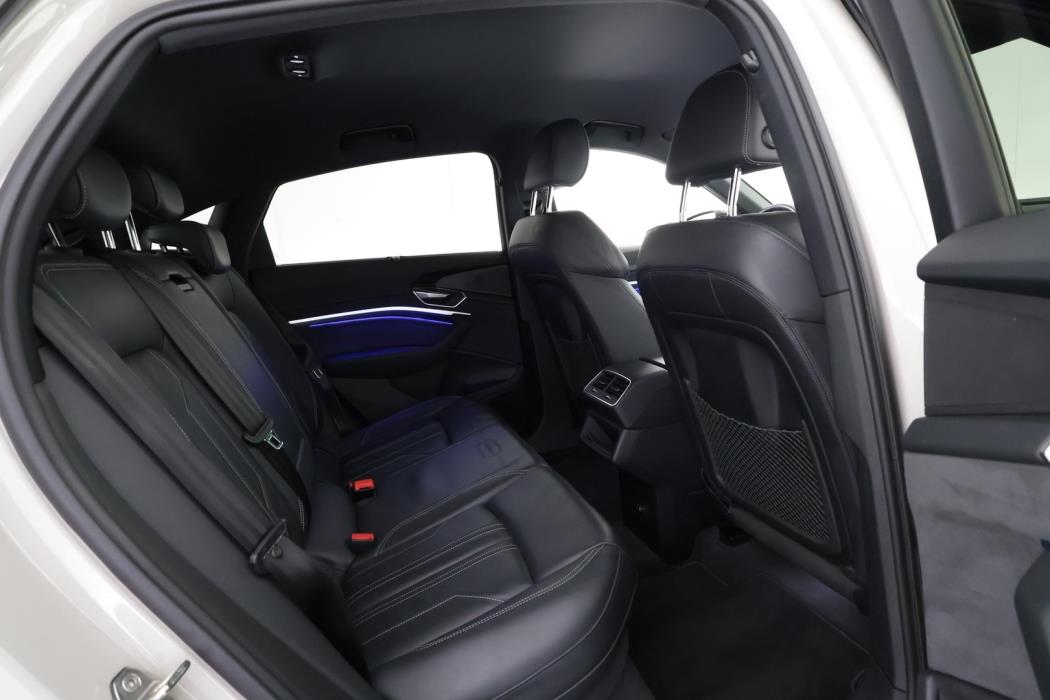 AUDI e-tron 2022