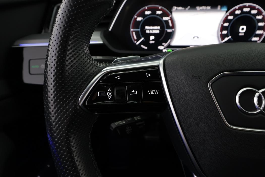 AUDI e-tron 2022