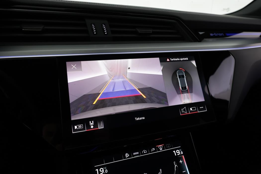 AUDI e-tron 2022