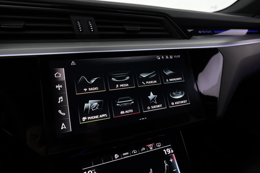 AUDI e-tron 2022