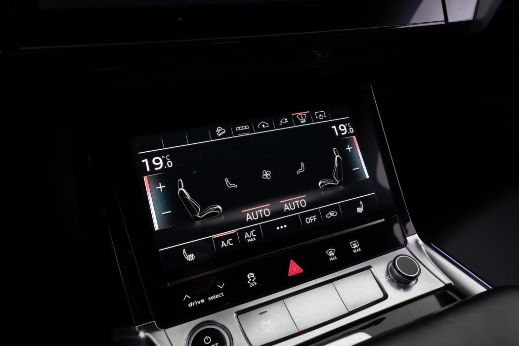 AUDI e-tron 2022
