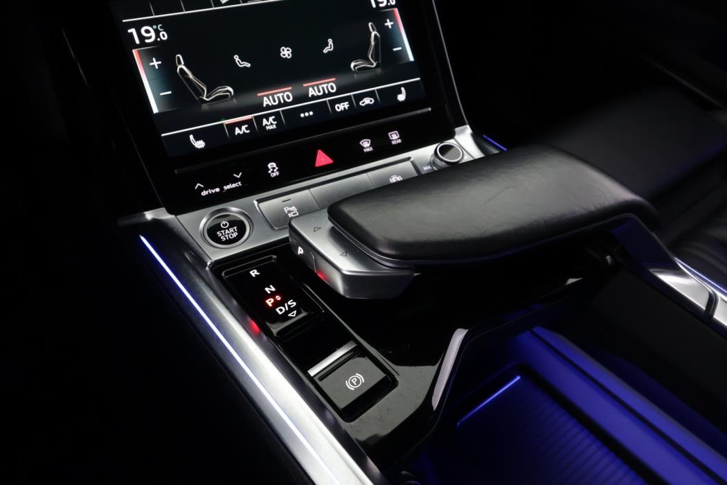 AUDI e-tron 2022