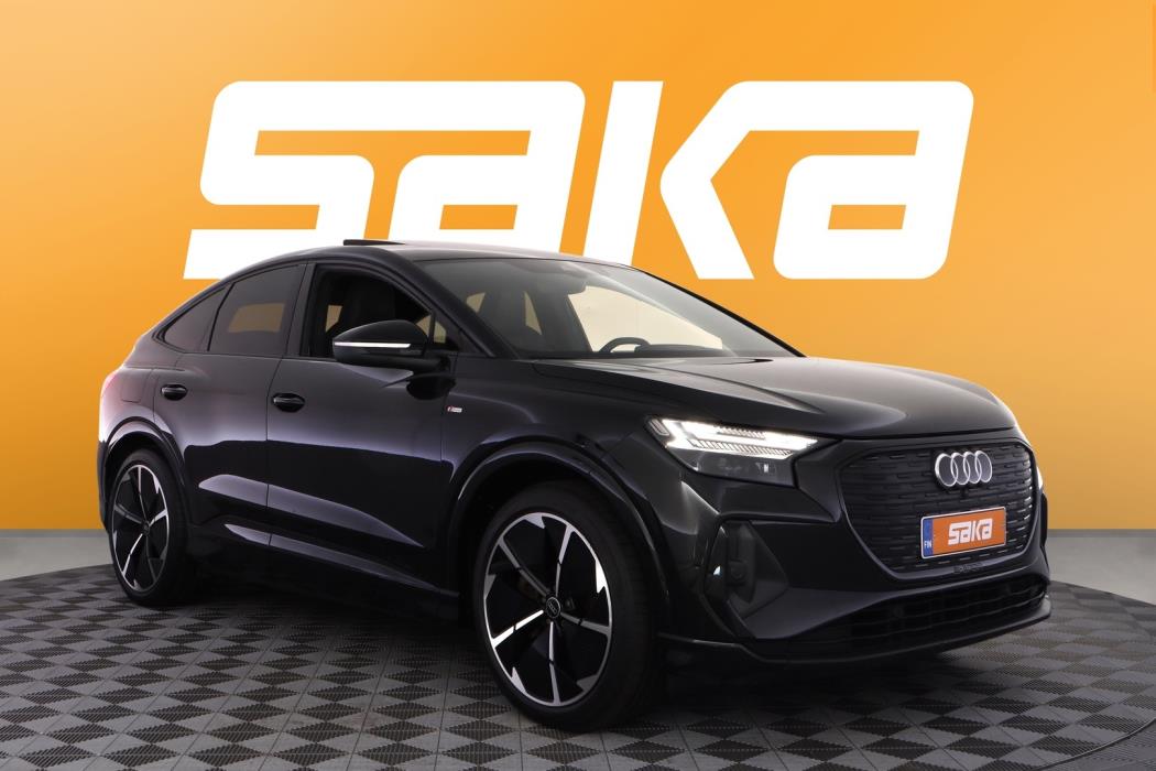 AUDI Q4 e-tron 2022