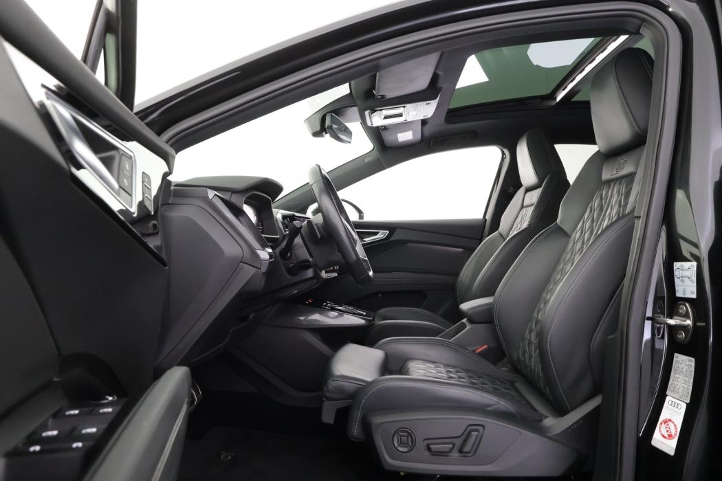 AUDI Q4 e-tron 2022