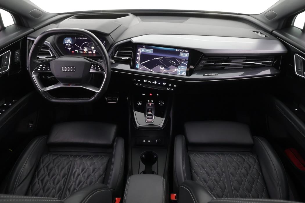 AUDI Q4 e-tron 2022