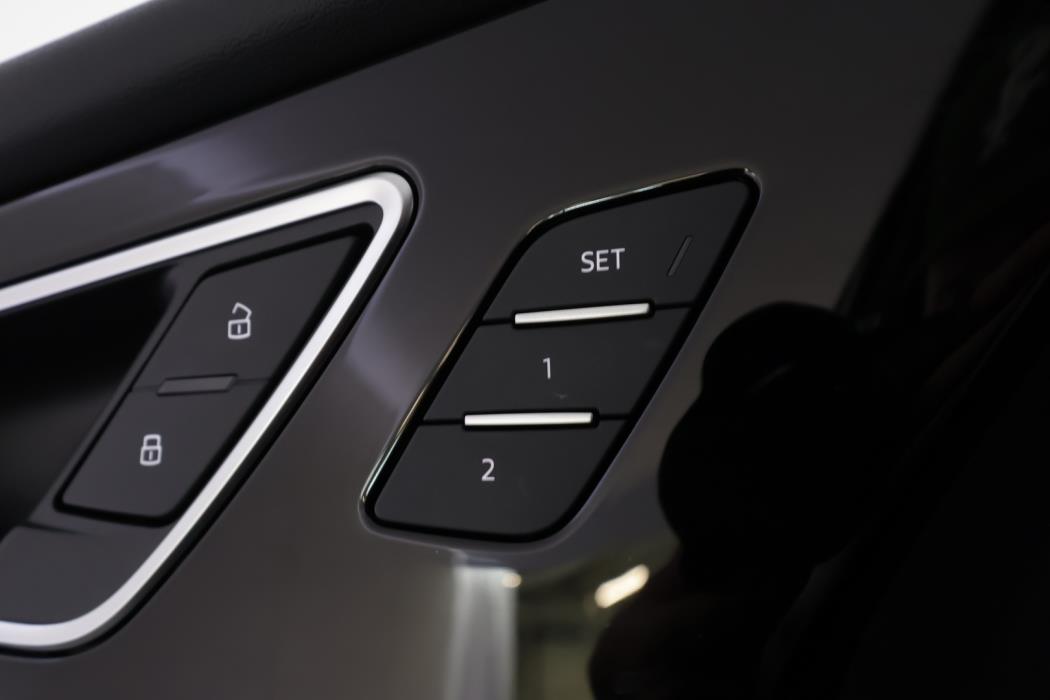 AUDI Q4 e-tron 2022