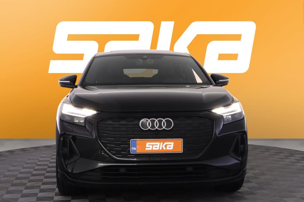 AUDI Q4 e-tron 2022