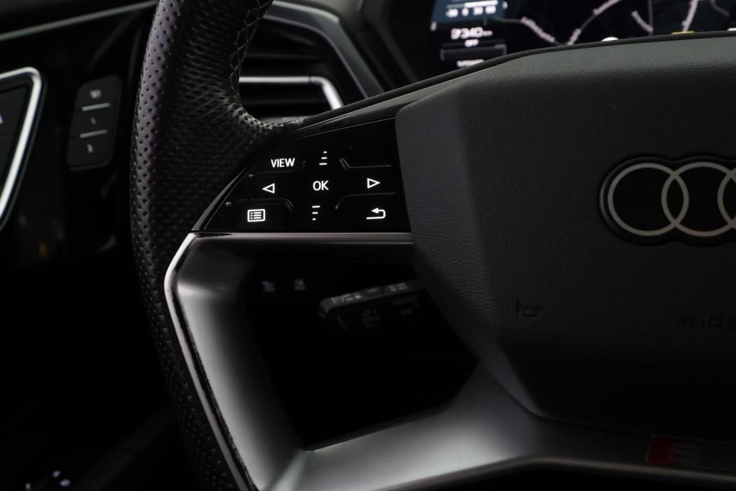 AUDI Q4 e-tron 2022