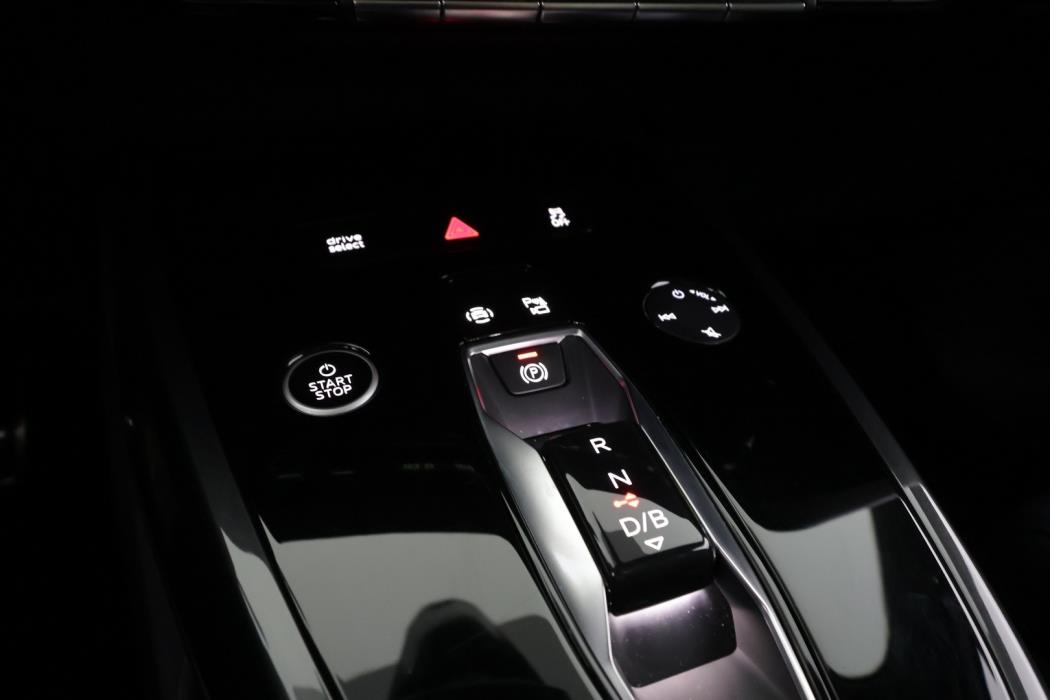 AUDI Q4 e-tron 2022