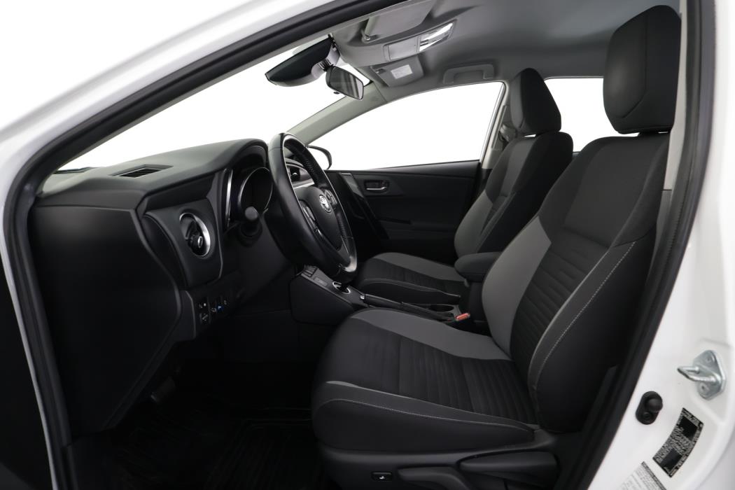 TOYOTA Auris 2017