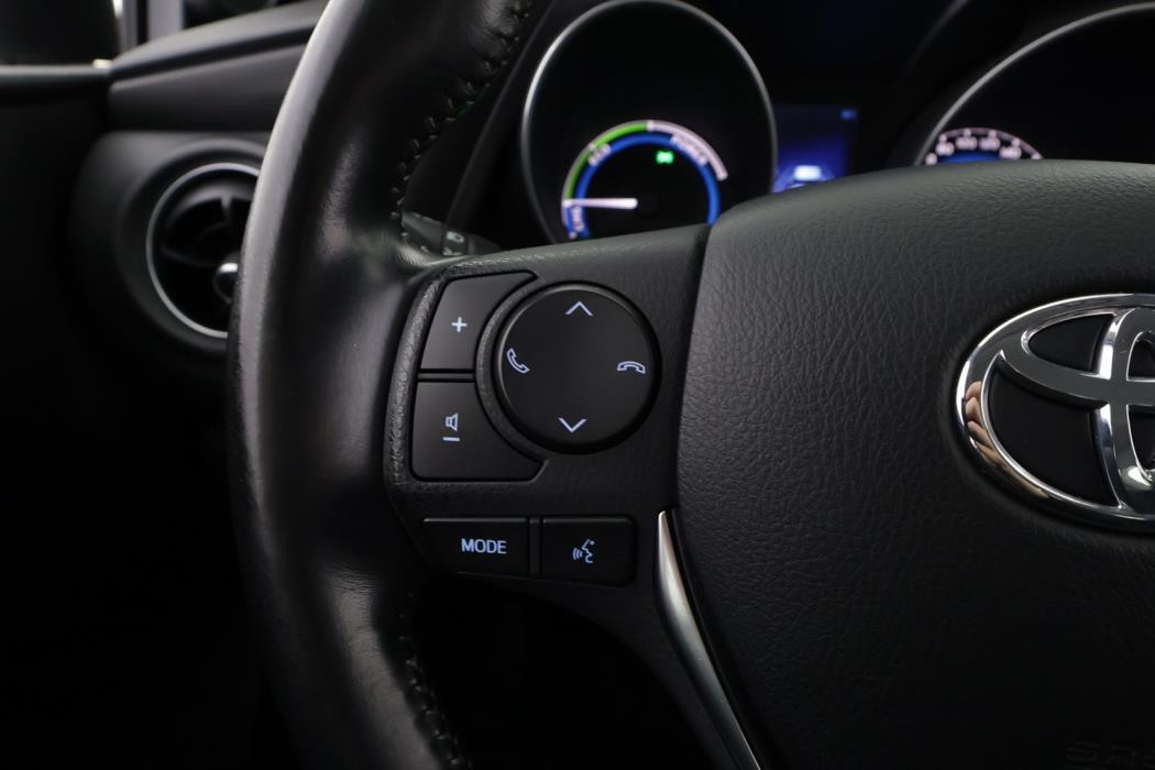 TOYOTA Auris 2017