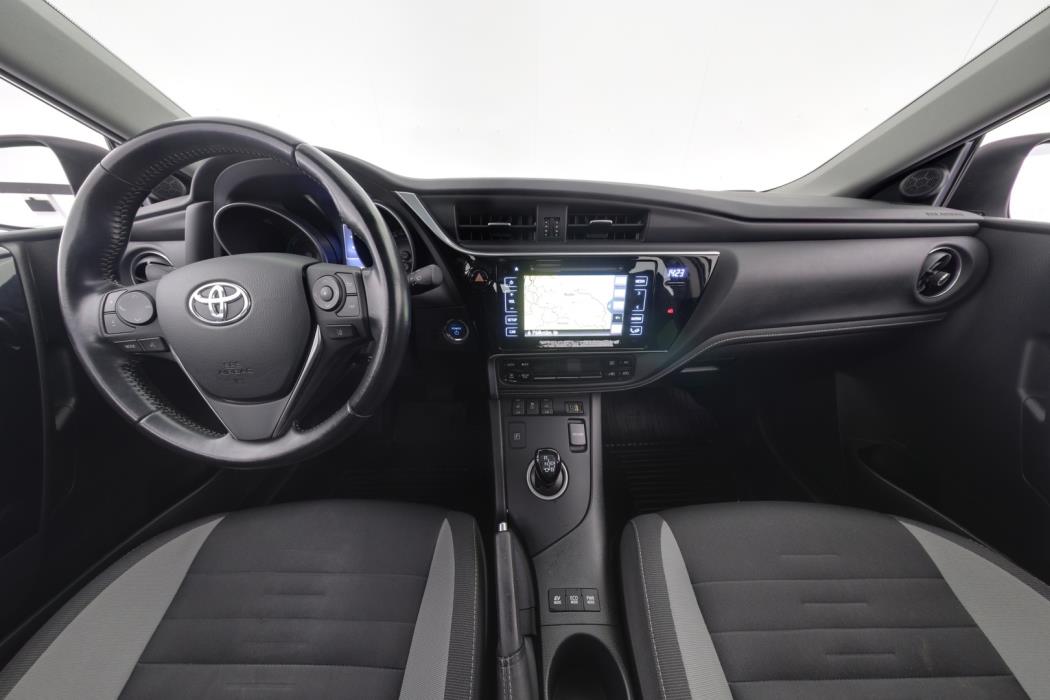 TOYOTA Auris 2017