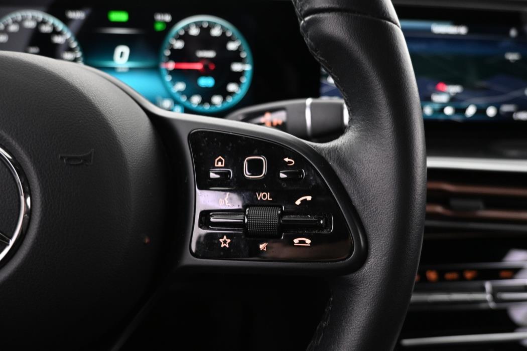 MERCEDES-BENZ EQC 2022