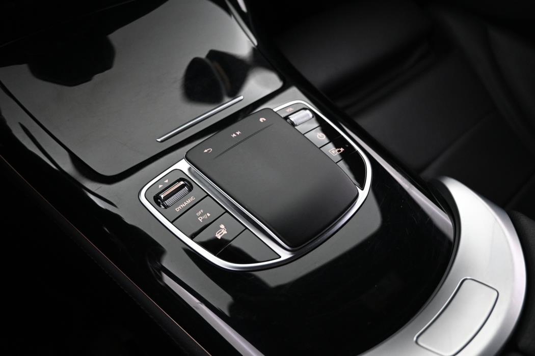 MERCEDES-BENZ EQC 2022