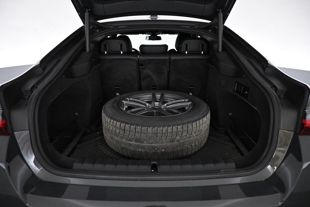BMW i4 2023