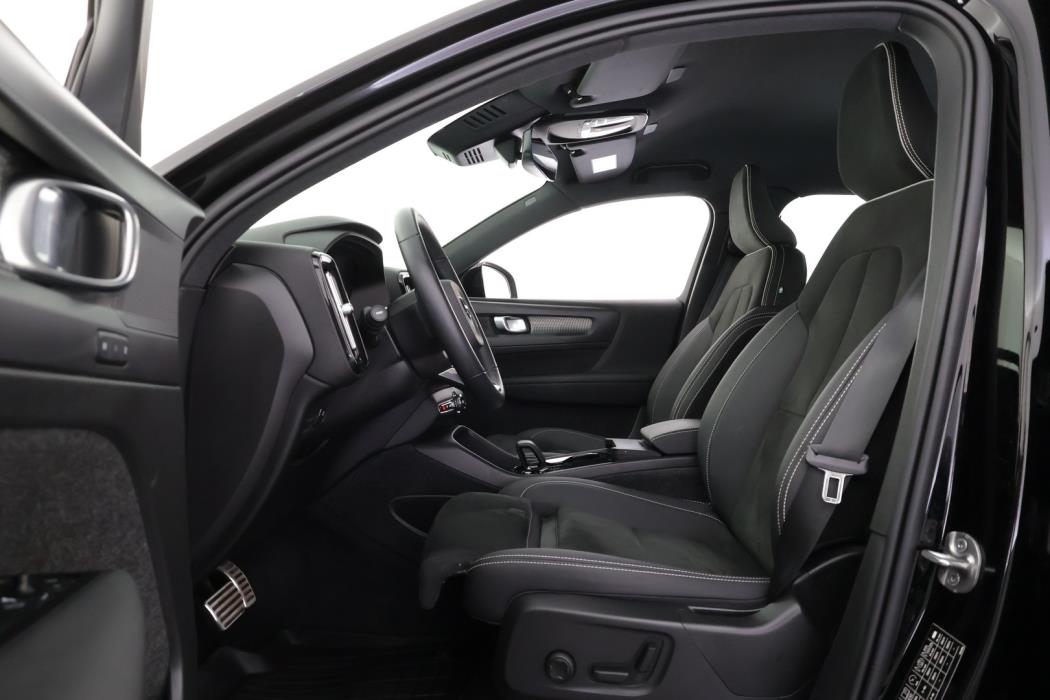 VOLVO XC40 2022